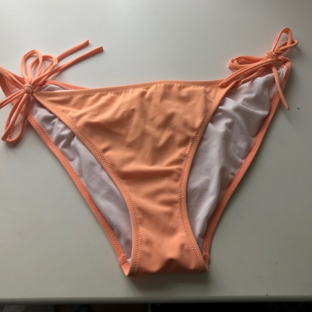 Rouged tie side bikini bottoms